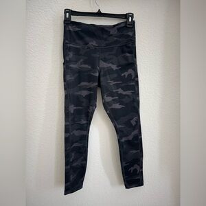 Athleta Black and Gray Camouflage Leggings High-Waisted Stretch